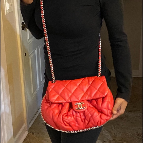 Red Medium Chanel chain around bag - Picture 3 of 8